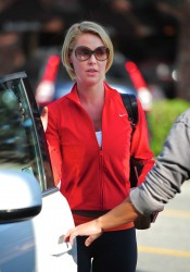 Katherine Heigl Leaving Bungalow Cafe in Los Angeles