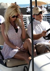Victoria Silvstedt Looks Hot in Bikini on The Beach in Miami
