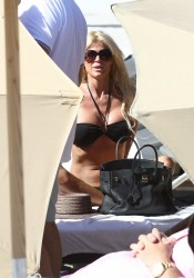 Victoria Silvstedt Looks Hot in Bikini on The Beach in Miami