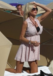 Victoria Silvstedt Looks Hot in Bikini on The Beach in Miami