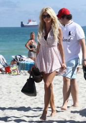 Victoria Silvstedt Looks Hot in Bikini on The Beach in Miami
