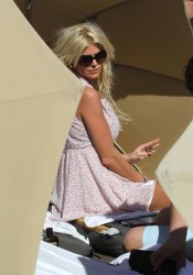 Victoria Silvstedt Looks Hot in Bikini on The Beach in Miami
