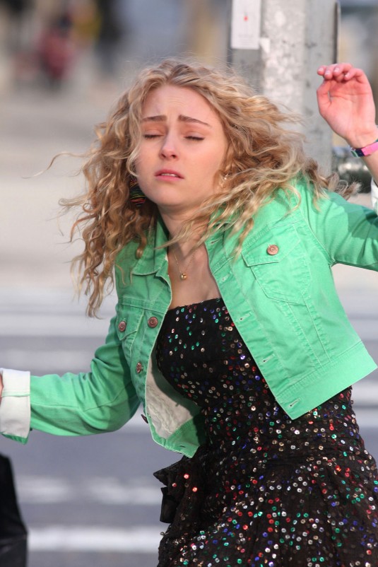 ANNASOPHIA ROBB