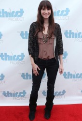CHYLER LEIGH