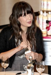 DAISY LOWE
