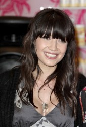 DAISY LOWE