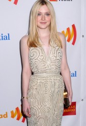 DAKOTA FANNING