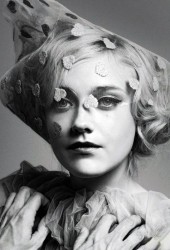 DAKOTA FANNING