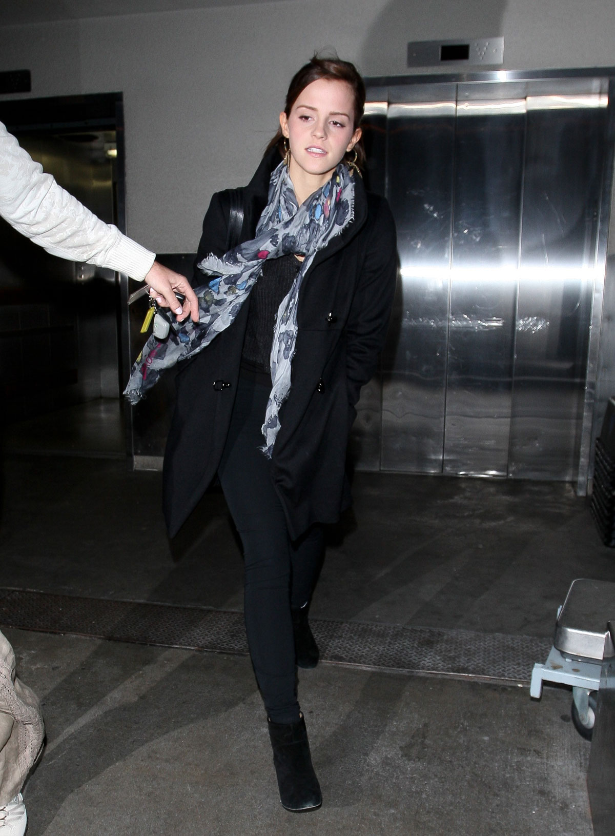EMMA-WATSON-at-Lax-Airport-2.jpg