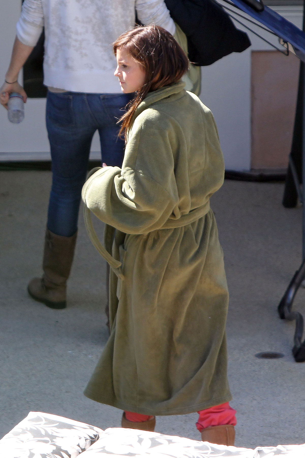 EMMA-WATSON-on-the-Set-of-The-Bling-Ring-in-Los-Angeles-18.jpg
