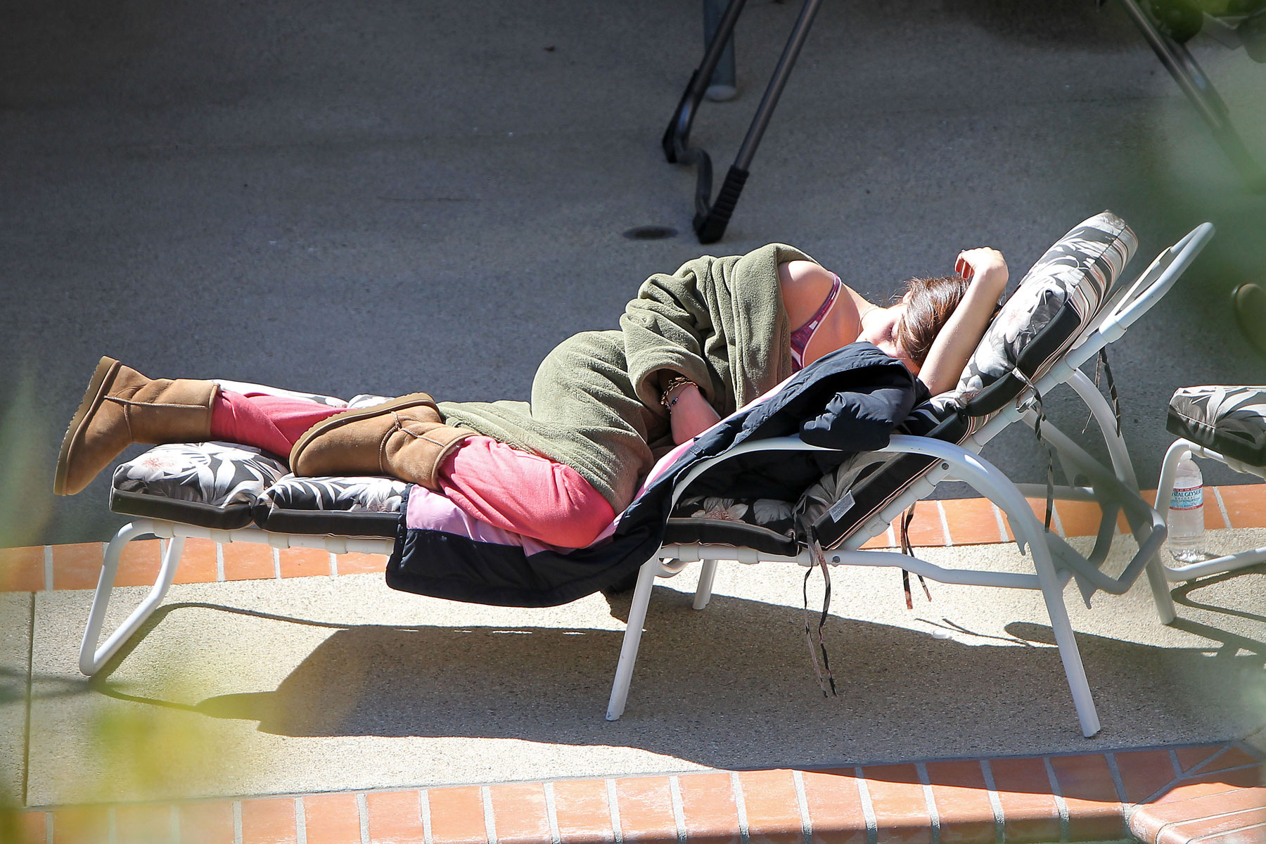 EMMA-WATSON-on-the-Set-of-The-Bling-Ring-in-Los-Angeles-2.jpg