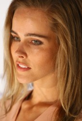 ISABEL LUCAS