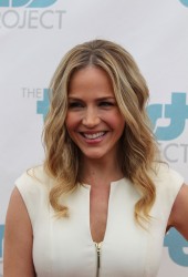 JULIE BENZ