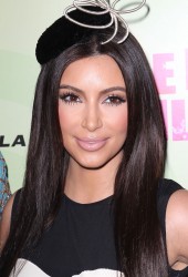 KIM KARDASHIAN