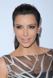 KIM KARDASHIAN