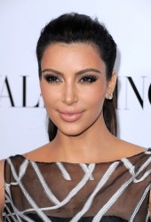 KIM KARDASHIAN