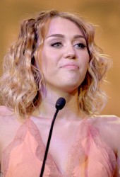 MILEY CYRUS
