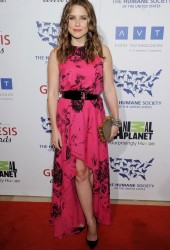 SOPHIA BUSH