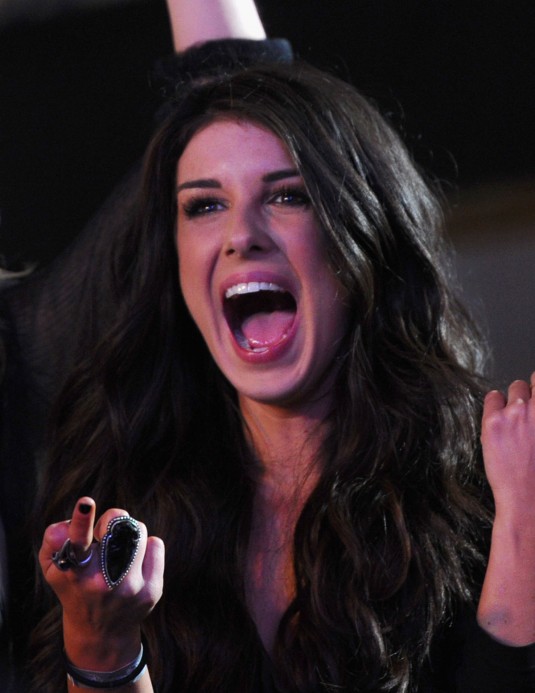 Shenae Grimes