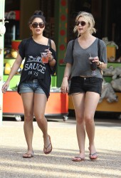 Vanessa Hudgens and Ashley Benson