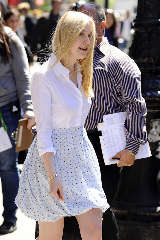 DAKOTA FANNING
