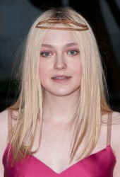 DAKOTA FANNING