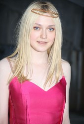 DAKOTA FANNING