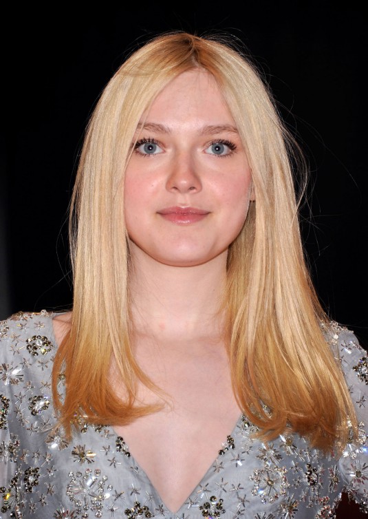 DAKOTA FANNING