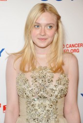 DAKOTA FANNING
