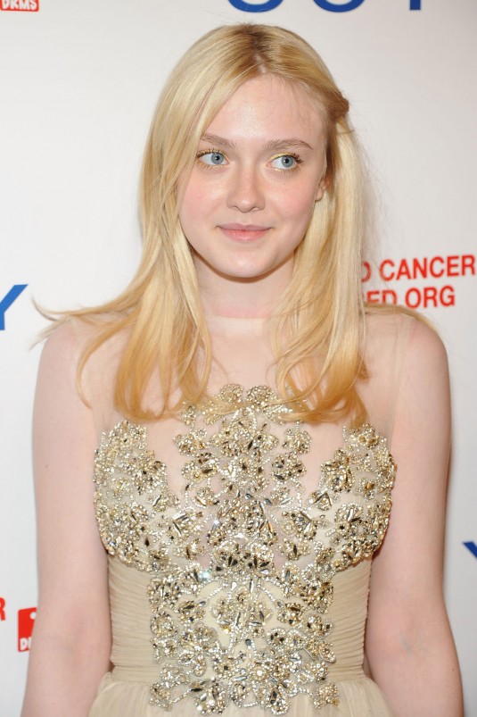 DAKOTA FANNING