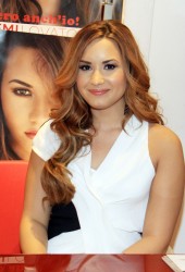DEMI LOVATO