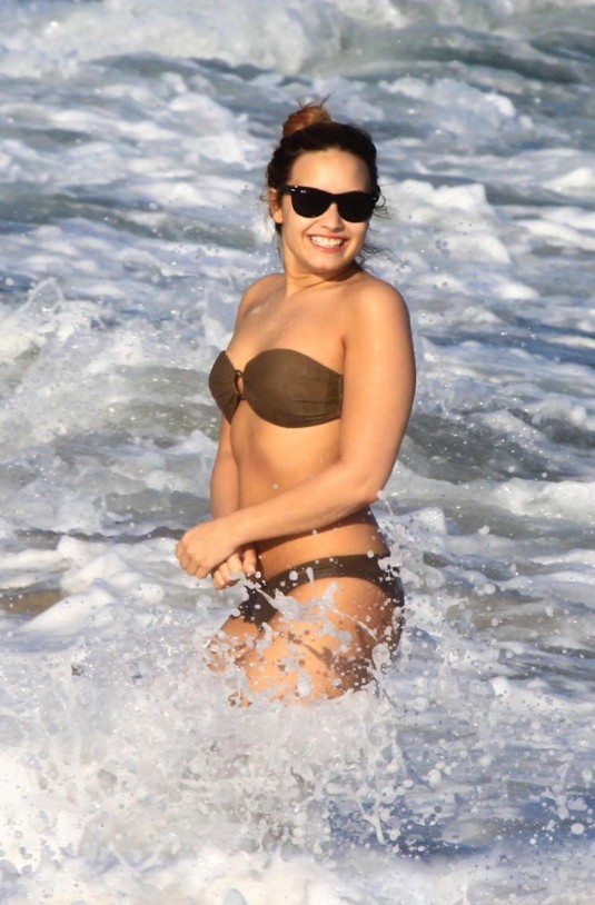 DEMI LOVATO