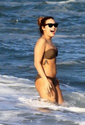 DEMI LOVATO