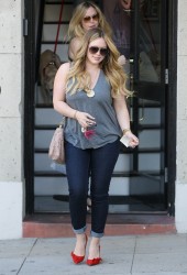 HILARY DUFF