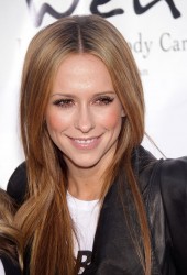 JENNIFER LOVE HEWITT