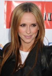 JENNIFER LOVE HEWITT