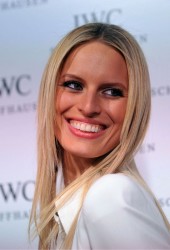 KAROLINA KURKOVA