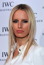 KAROLINA KURKOVA