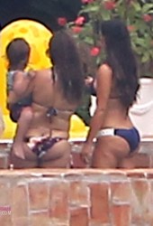 KIM KARDASHIAN and KHLOE KARDASHIAN