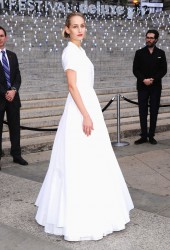 LEELEE SOBIESKI