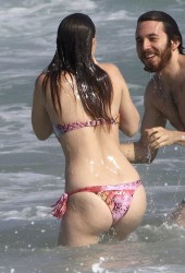 LEIGHTON MEESTER