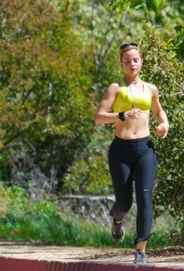 MENA SUVARI