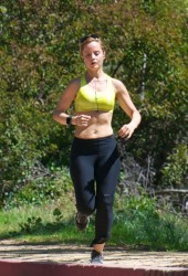 MENA SUVARI