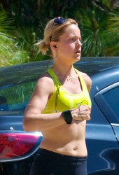 MENA SUVARI