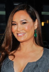 TIA CARRERE