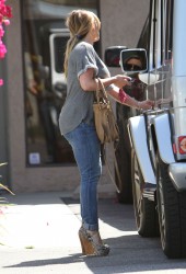 HILARY DUFF