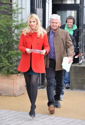 HOLLY WILLOUGHBY