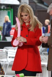 HOLLY WILLOUGHBY