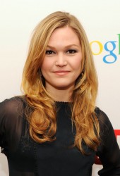 JULIA STILES