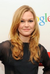 JULIA STILES